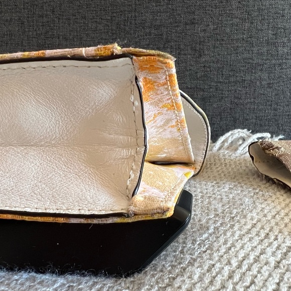 ⭐️ RARE Hayward "Bobby” Jacquard Clutch in light pink ⭐️ Hard to find print - Picture 12 of 15